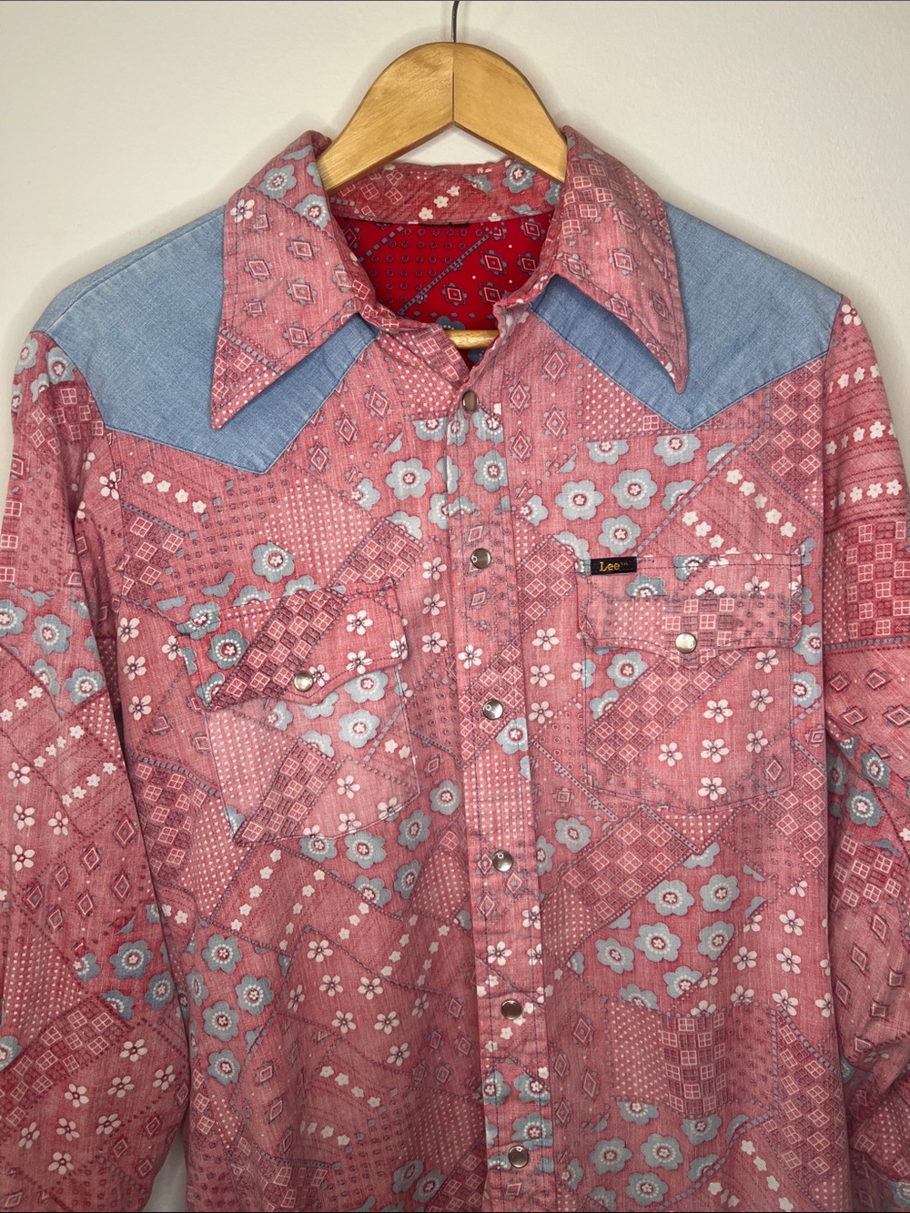 Lee Vintage Men’s Pink Floral Western Shirt with Light Blue Yoke